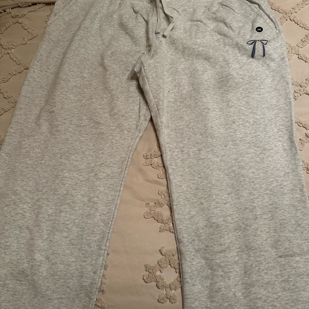 Hollister Light Gray Sweatpants XXL Short